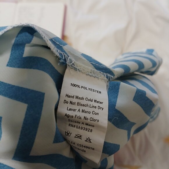 Akira Chicago Red Label Tunic Top Women's Size L Blue White Chevron Print - Picture 7 of 7